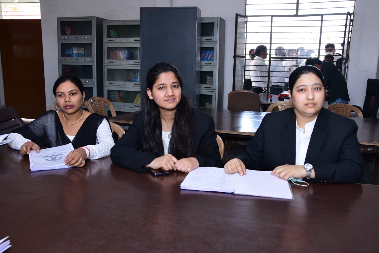 Moot Court Judges Bench